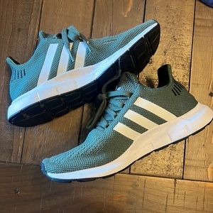 Adidas Sneakers Size 6.5 women forest green